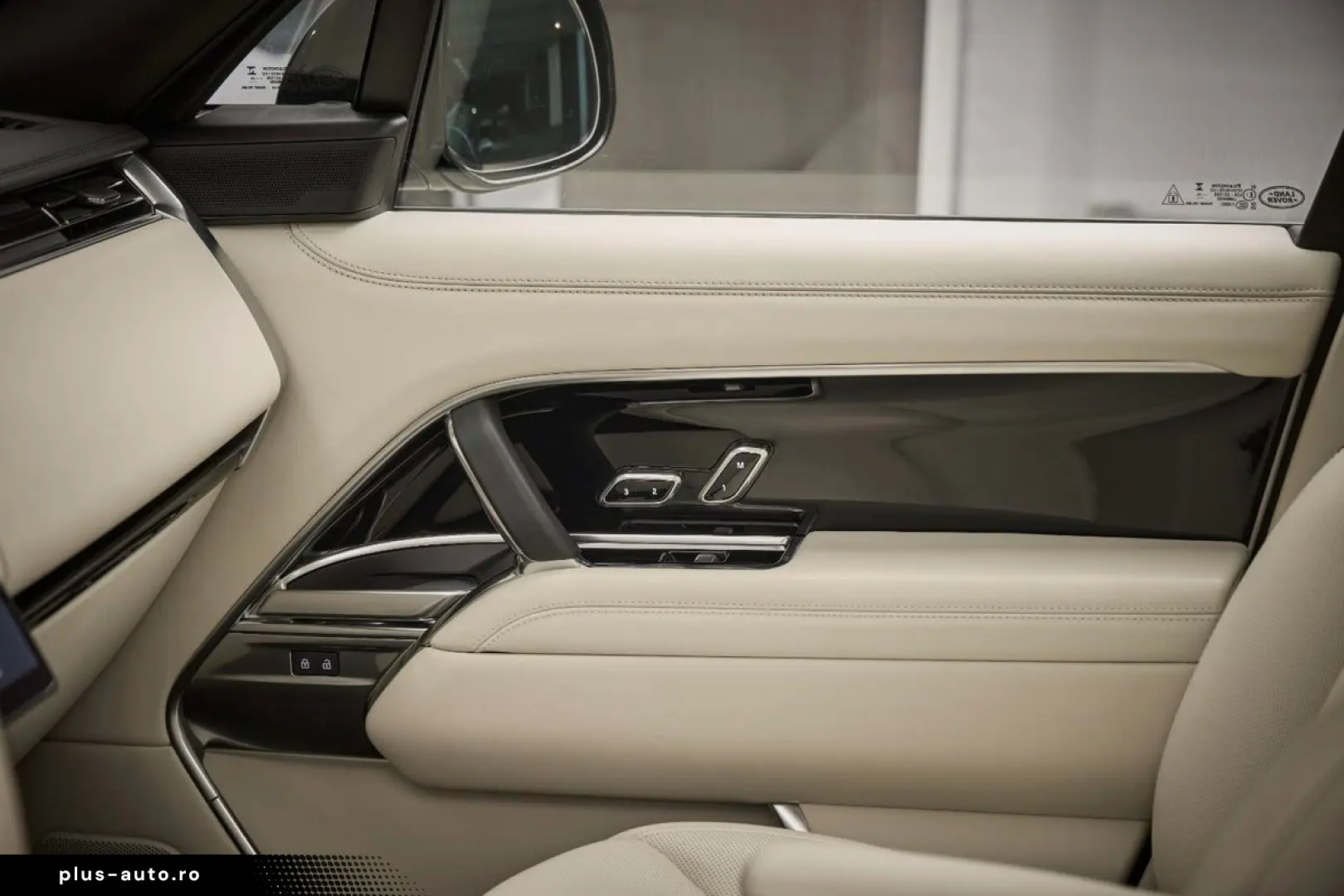 LAND ROVER Range Rover P440e Autobiography LWB