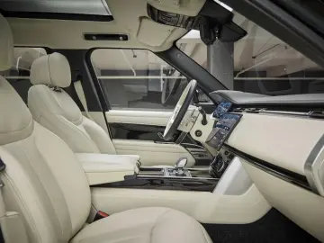 LAND ROVER Range Rover P440e Autobiography LWB