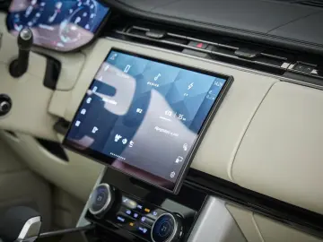 LAND ROVER Range Rover P440e Autobiography LWB