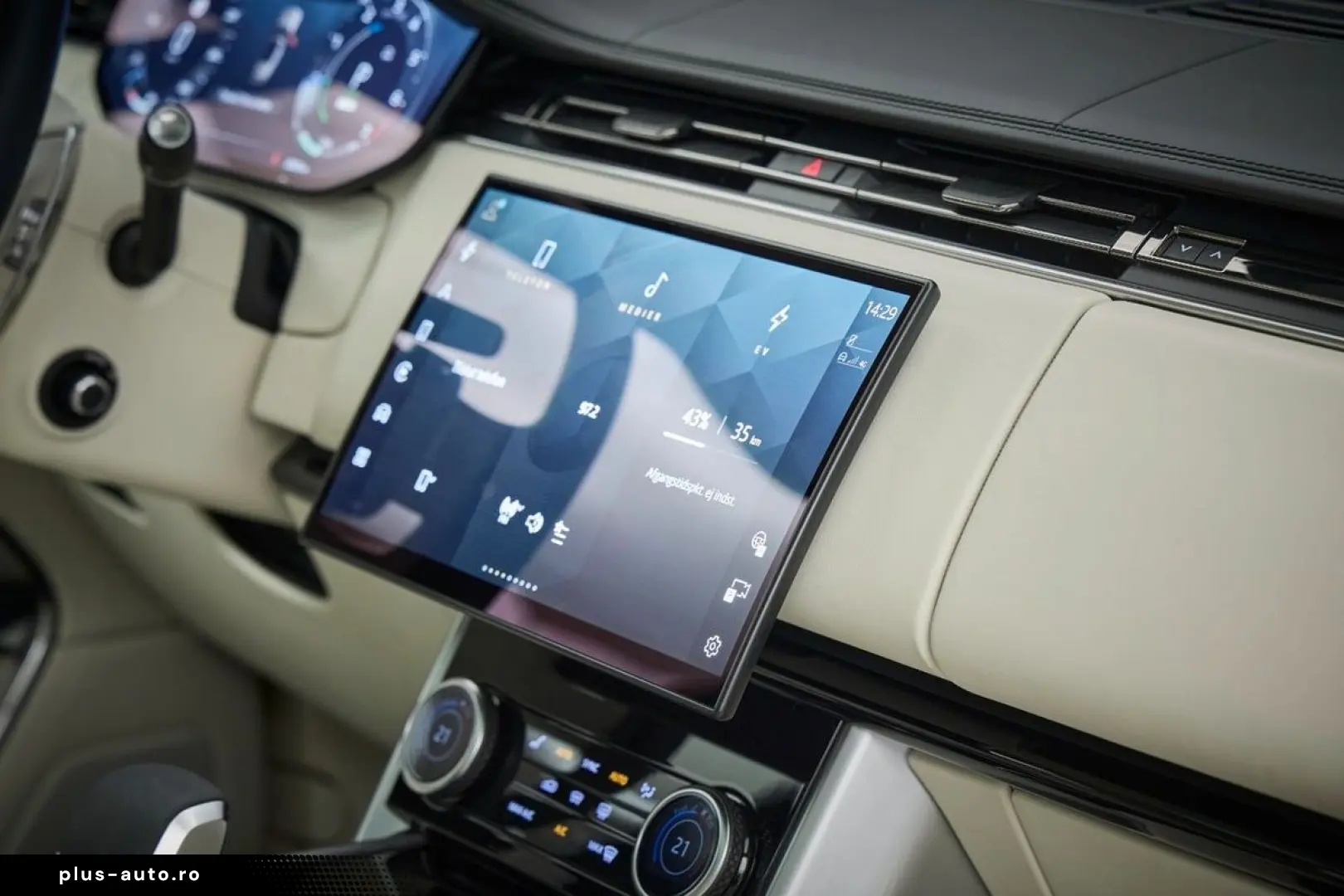 LAND ROVER Range Rover P440e Autobiography LWB