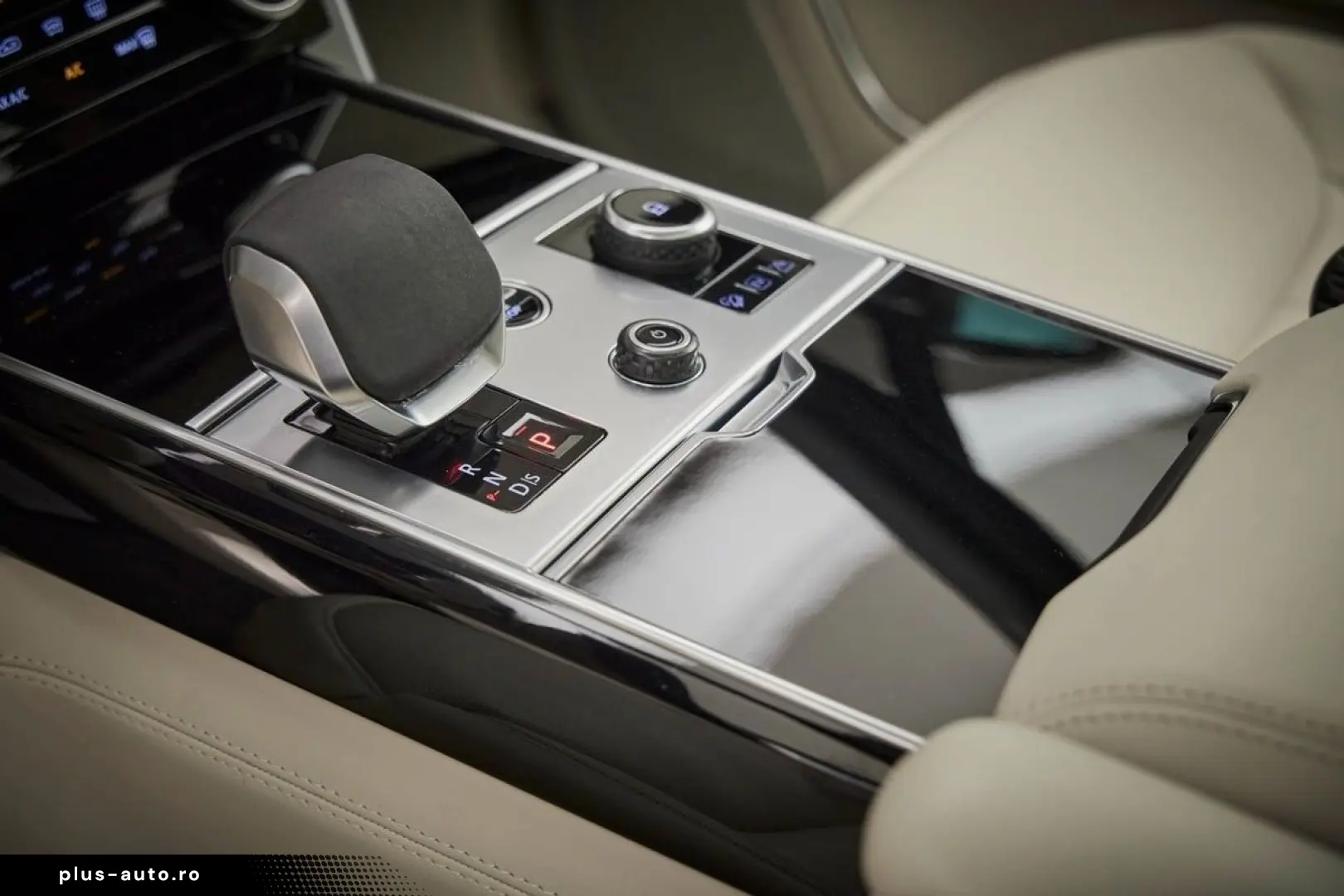 LAND ROVER Range Rover P440e Autobiography LWB