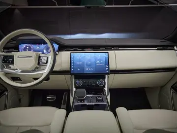 LAND ROVER Range Rover P440e Autobiography LWB