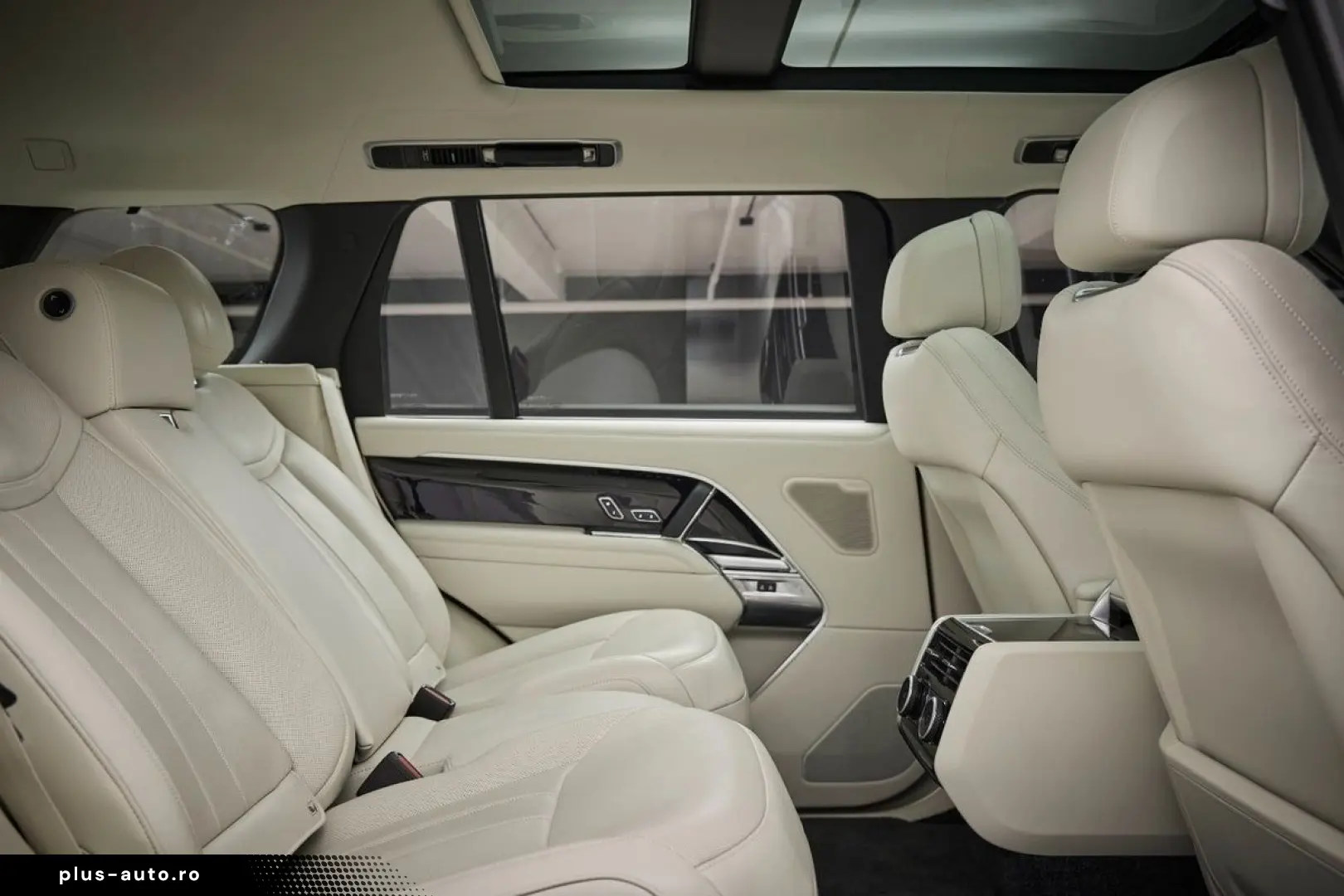 LAND ROVER Range Rover P440e Autobiography LWB