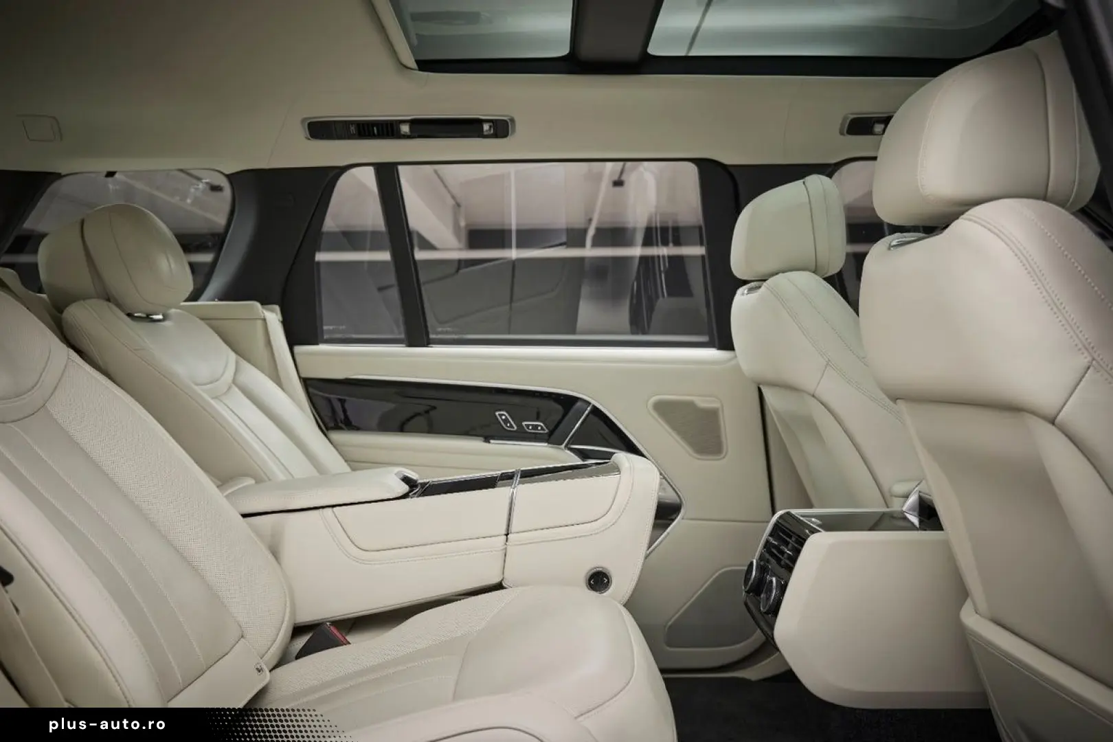 LAND ROVER Range Rover P440e Autobiography LWB