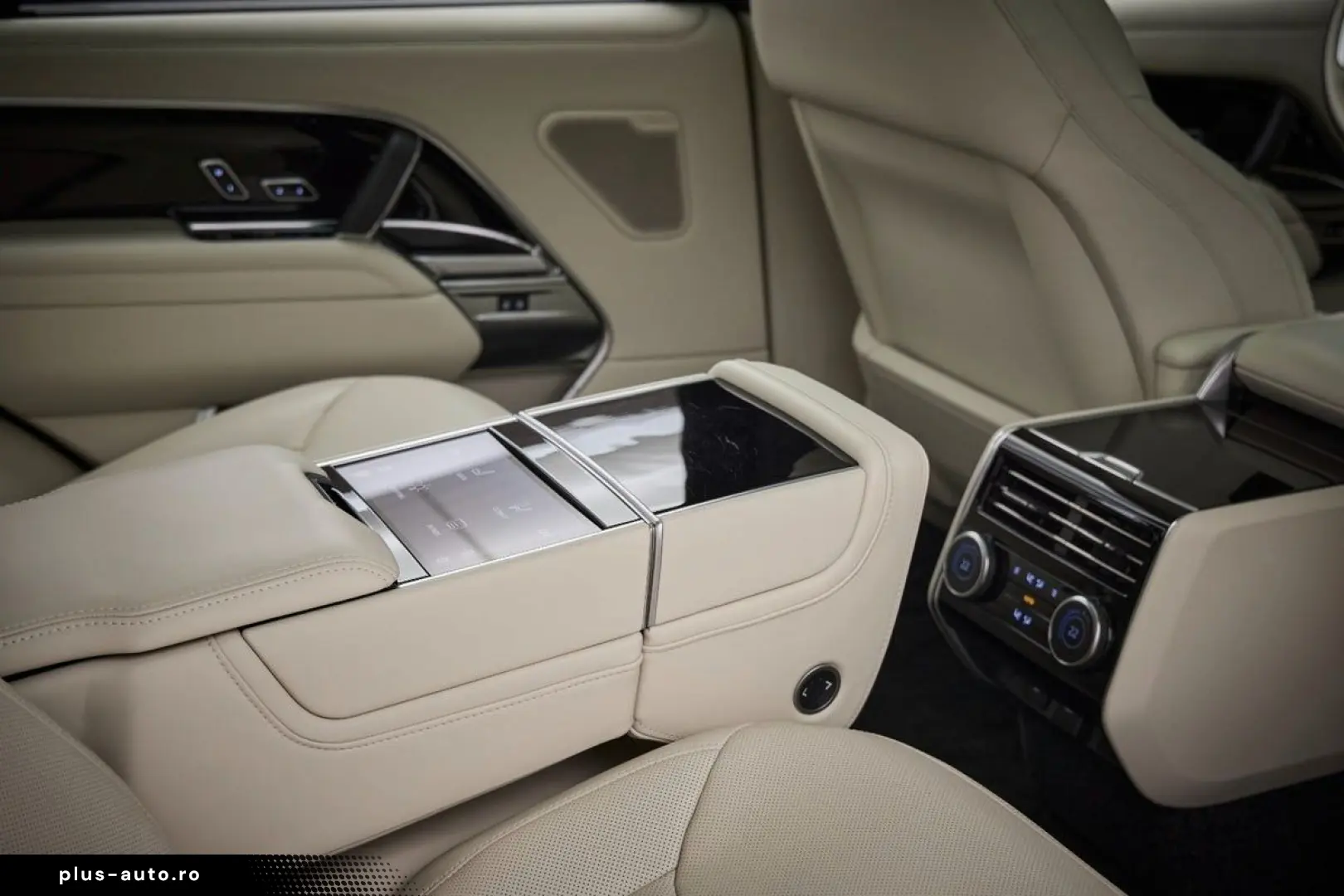 LAND ROVER Range Rover P440e Autobiography LWB