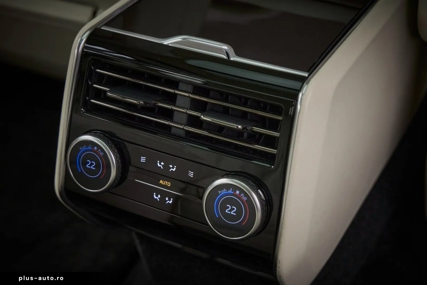 LAND ROVER Range Rover P440e Autobiography LWB