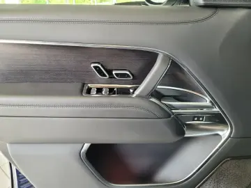 LAND ROVER Range Rover P530 Autobiography