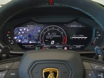 LAMBORGHINI Urus 4.0 V8 Performante
