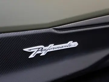 LAMBORGHINI Urus 4.0 V8 Performante