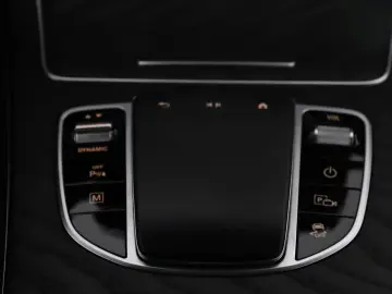 MERCEDES-BENZ GLC 300 e 4M AMG