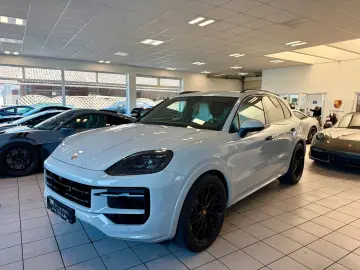PORSCHE Cayenne S SportDesign AHK Luftfederung ACC