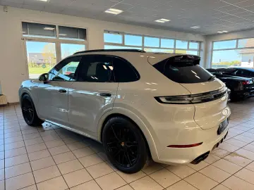 PORSCHE Cayenne S SportDesign AHK Luftfederung ACC