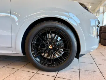 PORSCHE Cayenne S SportDesign AHK Luftfederung ACC