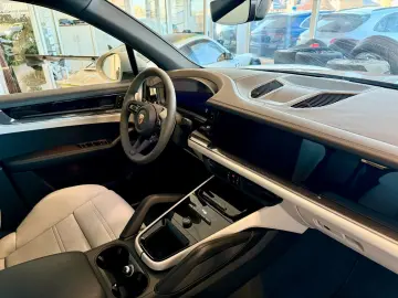 PORSCHE Cayenne S SportDesign AHK Luftfederung ACC