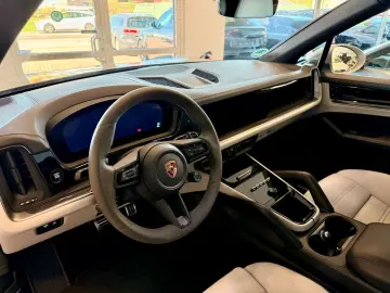 PORSCHE Cayenne S SportDesign AHK Luftfederung ACC