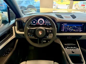 PORSCHE Cayenne S SportDesign AHK Luftfederung ACC