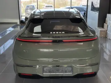 ZEEKR 007