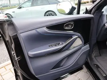 ASTON MARTIN DBX 707 FACELIFT