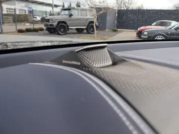 ASTON MARTIN DBX 707 FACELIFT