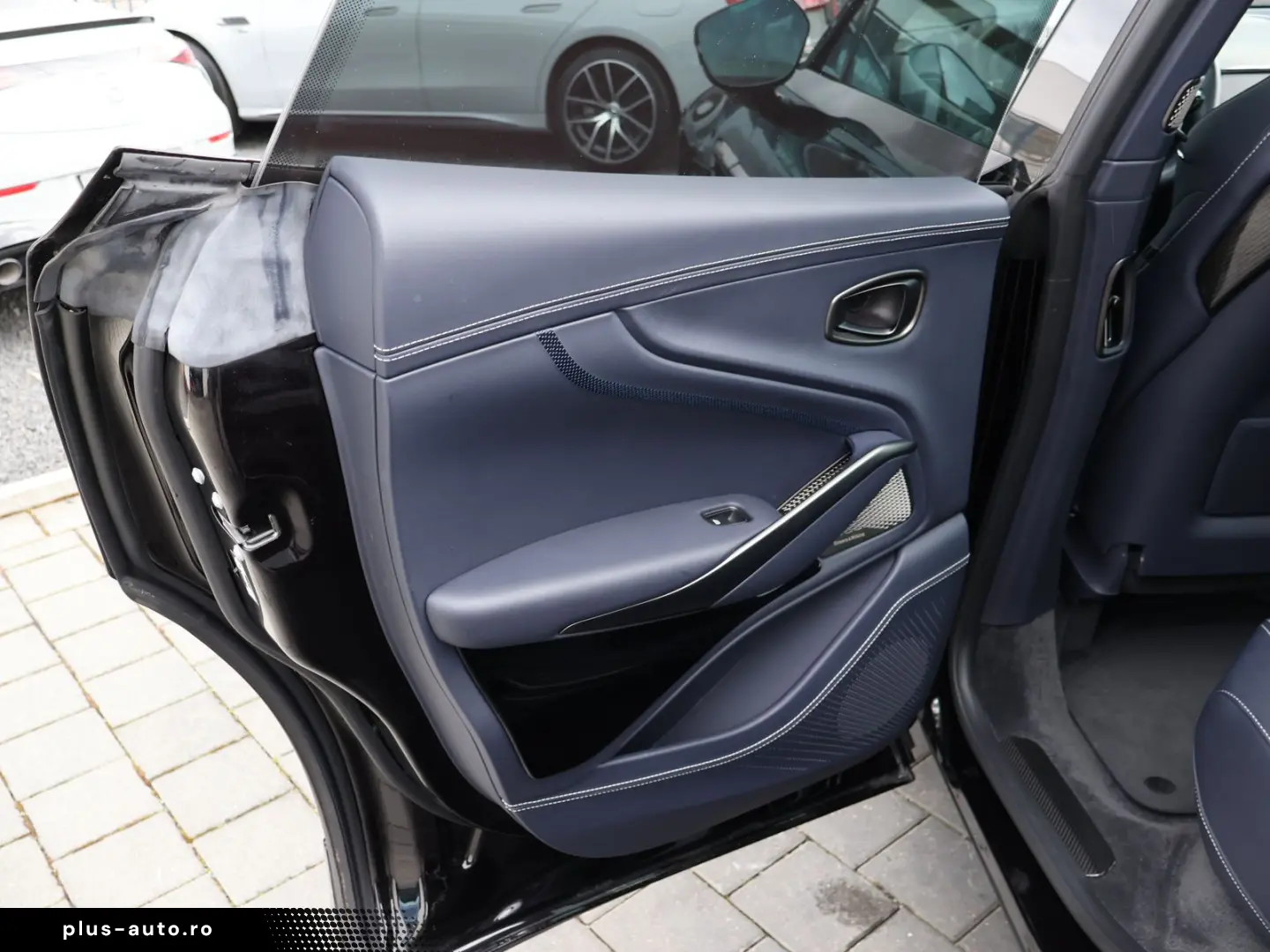 ASTON MARTIN DBX 707 FACELIFT