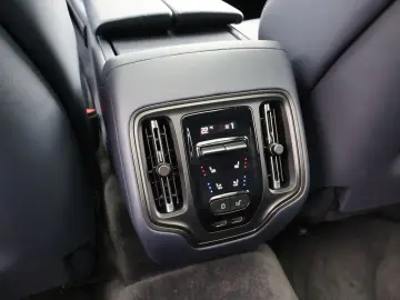 ASTON MARTIN DBX 707 FACELIFT