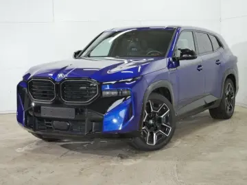 BMW XM 50e NP 152539.- AHK Massage ACC Park  B&W HuD