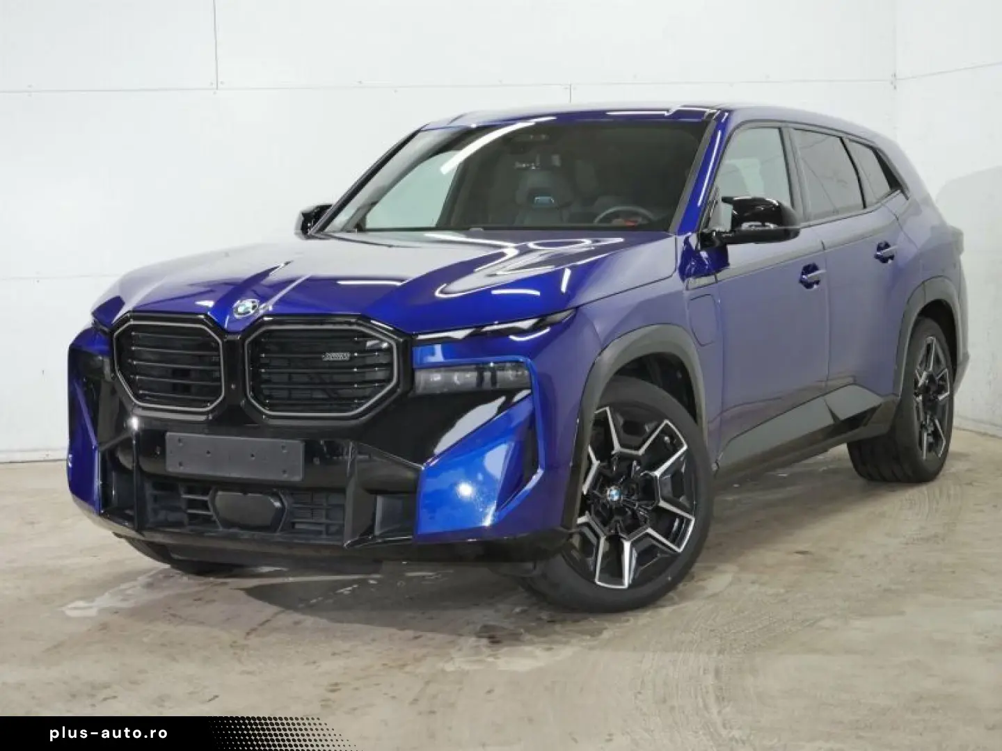 BMW XM 50e NP 152539.- AHK Massage ACC Park  B&W HuD