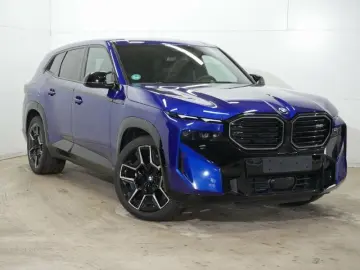 BMW XM 50e NP 152539.- AHK Massage ACC Park  B&W HuD