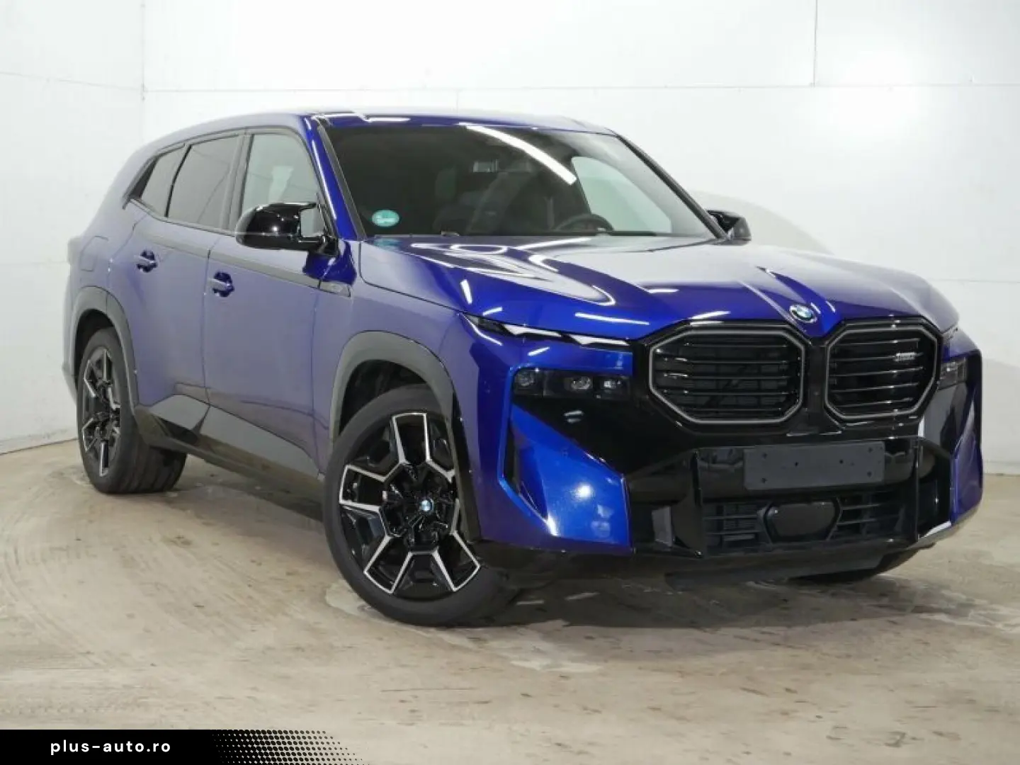 BMW XM 50e NP 152539.- AHK Massage ACC Park  B&W HuD