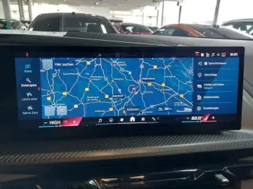 BMW XM 50e NP 152539.- AHK Massage ACC Park  B&W HuD