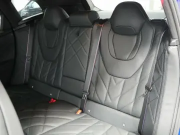 BMW XM 50e NP 152539.- AHK Massage ACC Park  B&W HuD