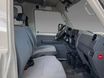 Toyota Land Cruiser GRJ78