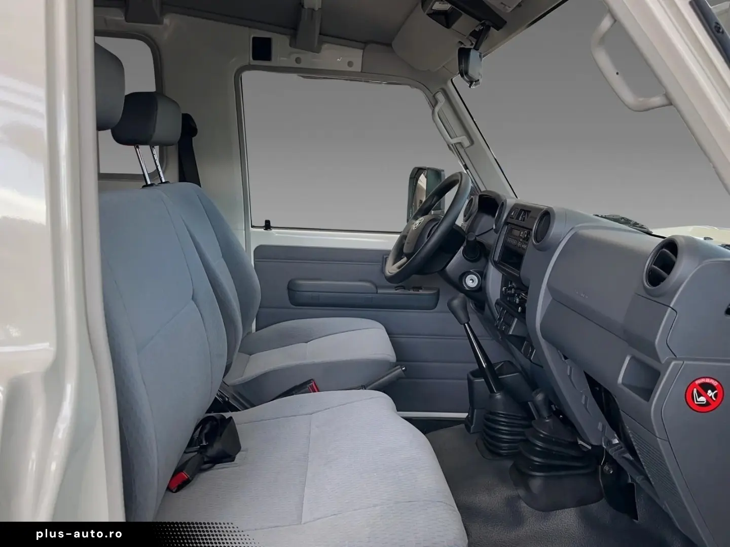 Toyota Land Cruiser GRJ78