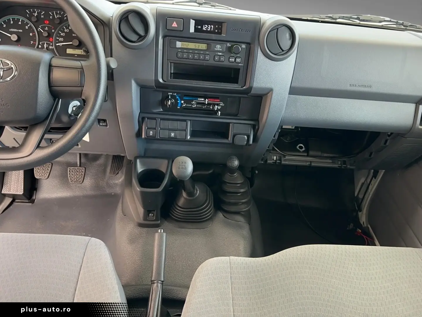 Toyota Land Cruiser GRJ78