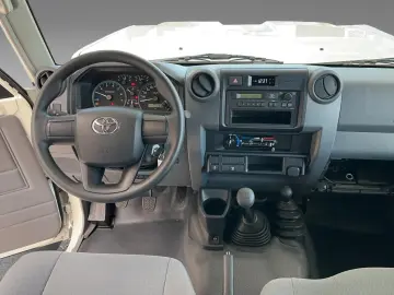 Toyota Land Cruiser GRJ78