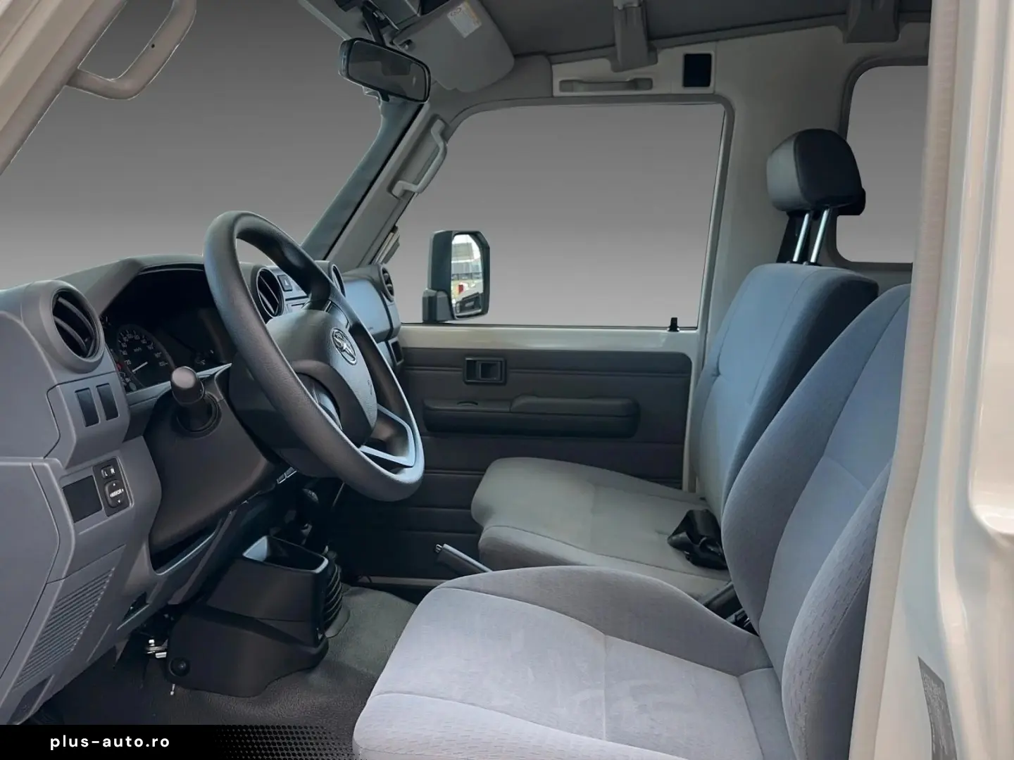 Toyota Land Cruiser GRJ78