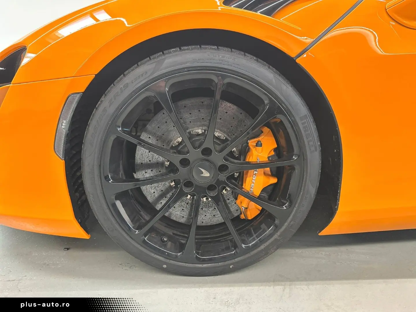 MCLAREN Artura Spider - McLaren Orange