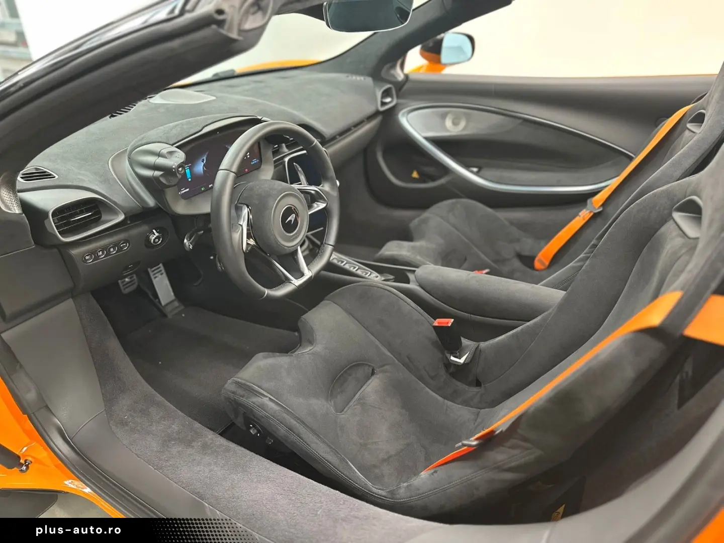 MCLAREN Artura Spider - McLaren Orange