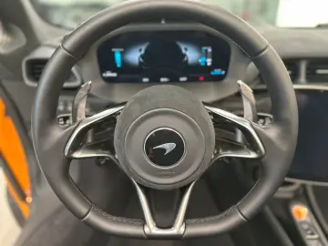 MCLAREN Artura Spider - McLaren Orange