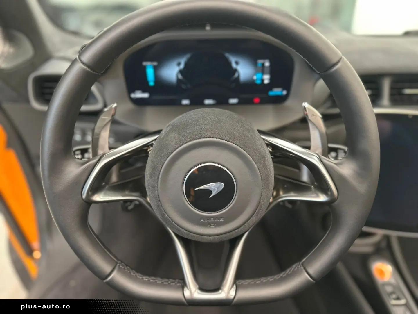 MCLAREN Artura Spider - McLaren Orange