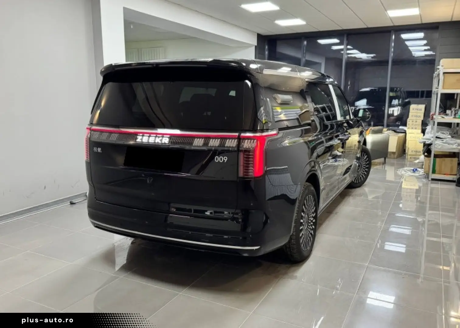 ZEEKR 009