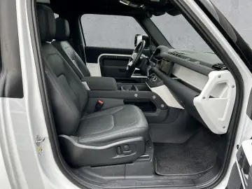 LAND ROVER Defender 90 D250 SE AHK Pano Offroad Paket