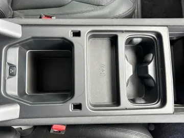 LAND ROVER Defender 90 D250 SE AHK Pano Offroad Paket