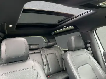 LAND ROVER Defender 90 D250 SE AHK Pano Offroad Paket