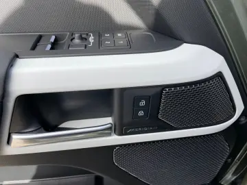 LAND ROVER Defender 3.0  SE 90 Luft Faltdach AHK Sitzbelüft