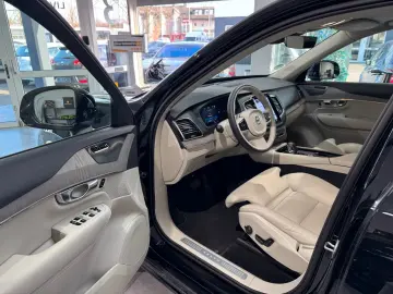 Volvo XC 90 XC90 Core Recharge Plug-In Hybrid AWD