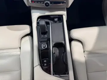 Volvo XC 90 XC90 Core Recharge Plug-In Hybrid AWD