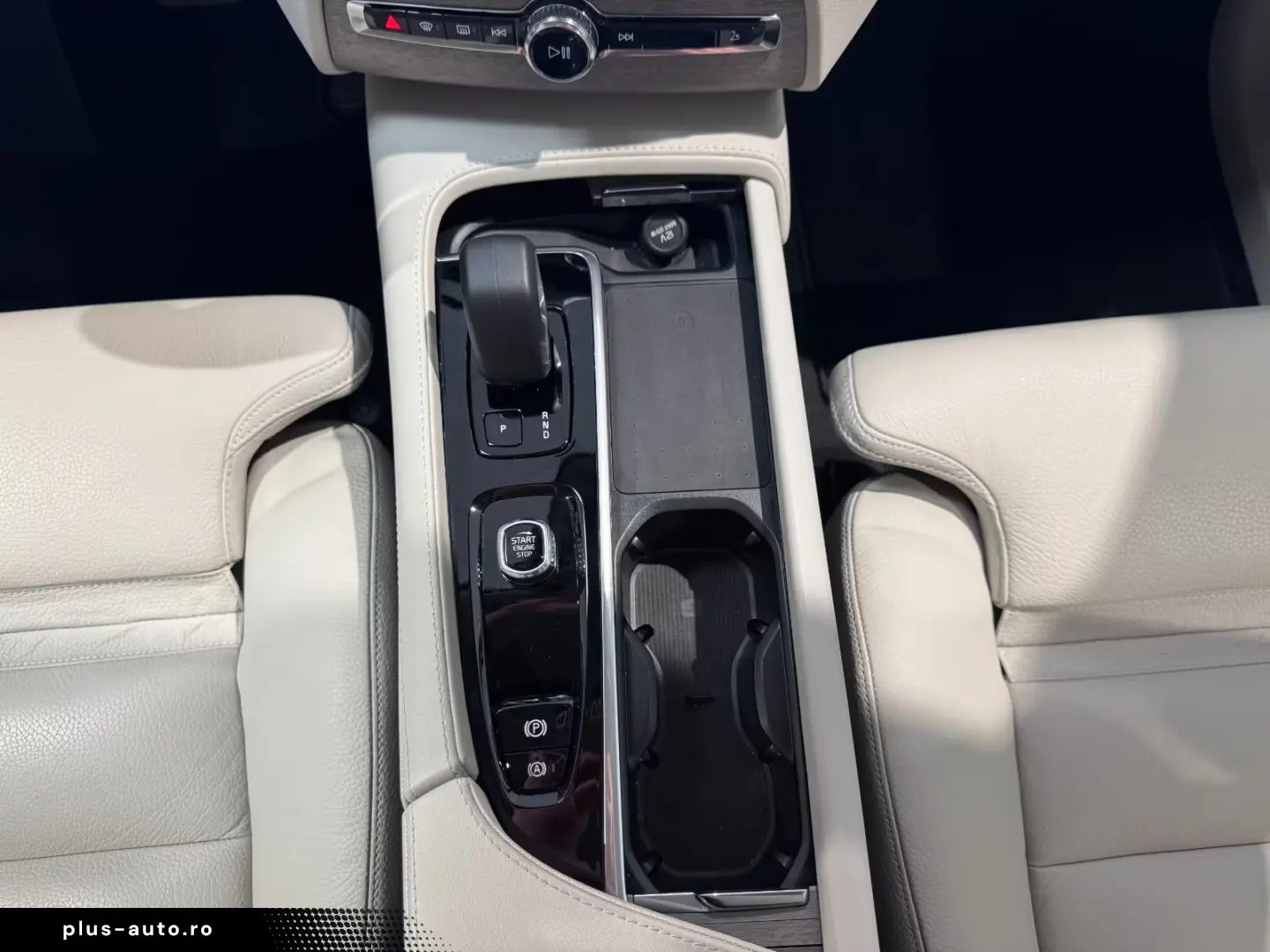 Volvo XC 90 XC90 Core Recharge Plug-In Hybrid AWD