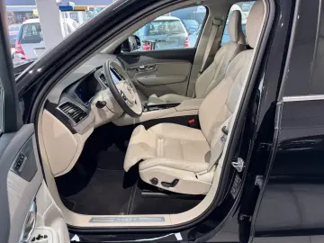 Volvo XC 90 XC90 Core Recharge Plug-In Hybrid AWD