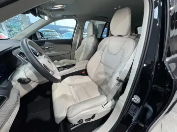 Volvo XC 90 XC90 Core Recharge Plug-In Hybrid AWD